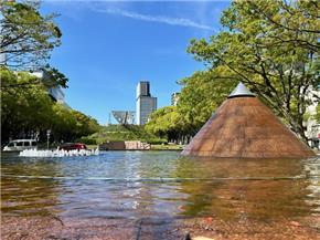 南噴水広場ピラミッド噴水の写真